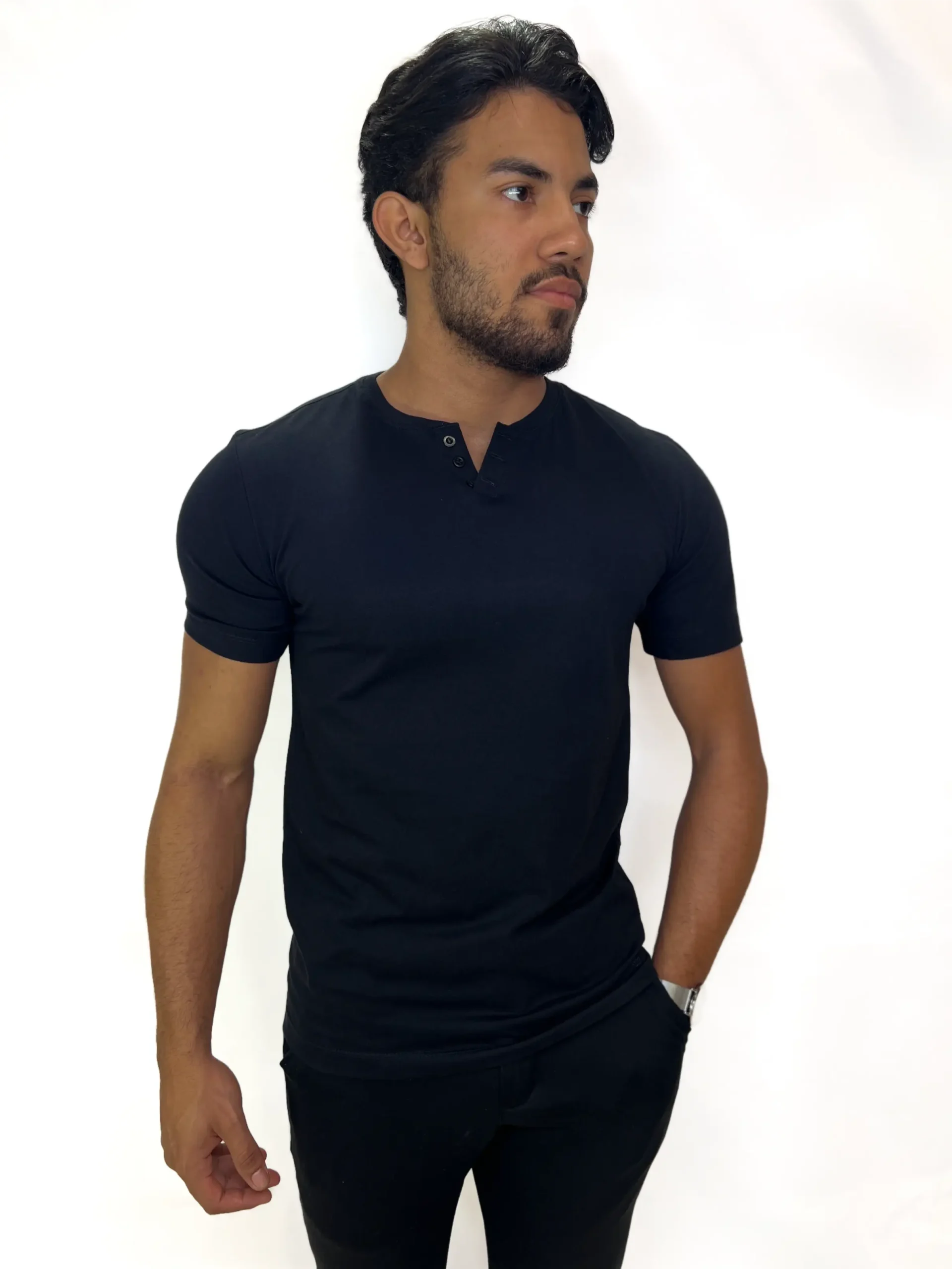 IMG_3445_jpg Camisa Gola Henley Preta - Imagem 1
