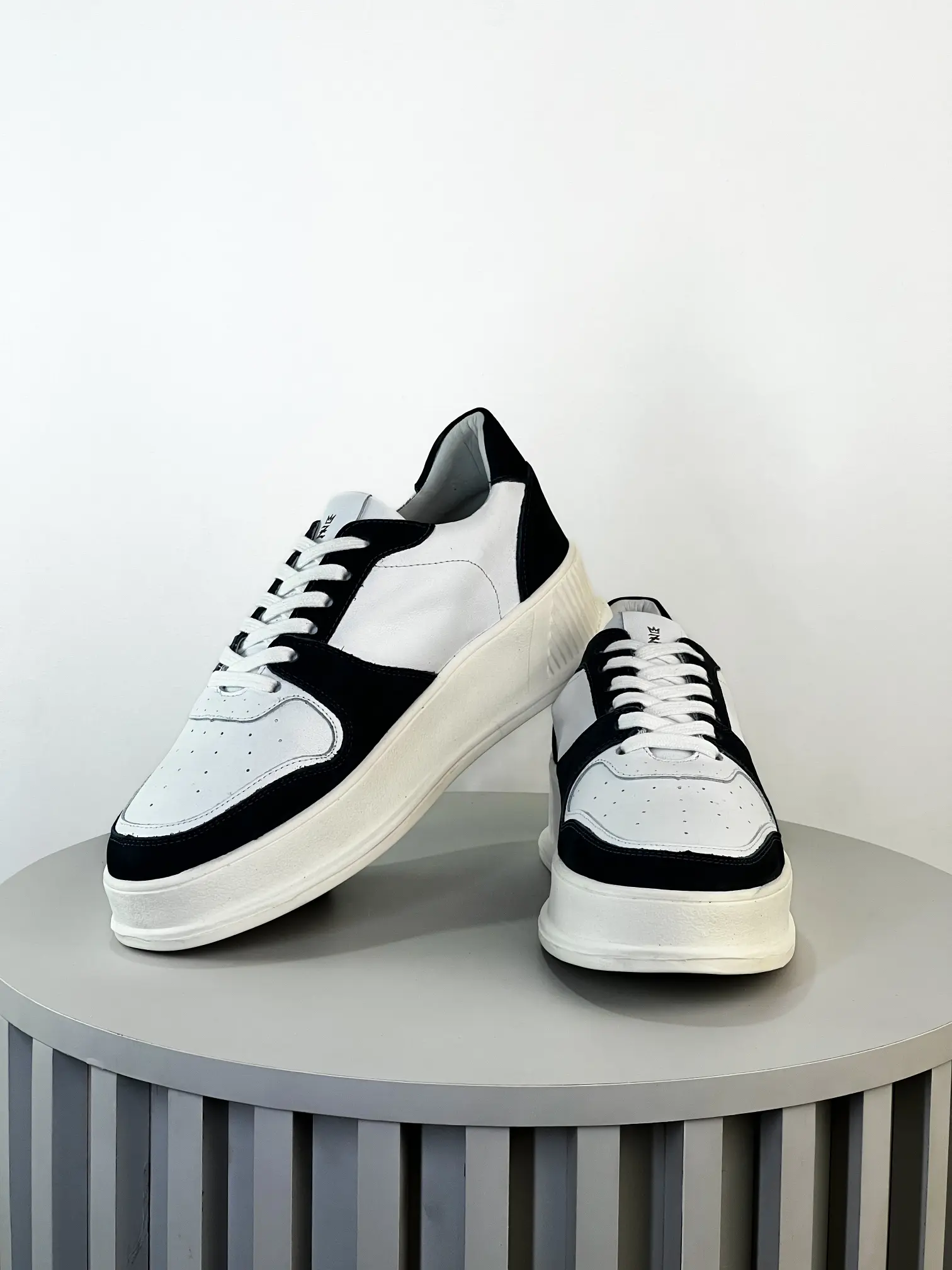 Sneaker Zetsus Navy Blue Branco e Azul Escuro