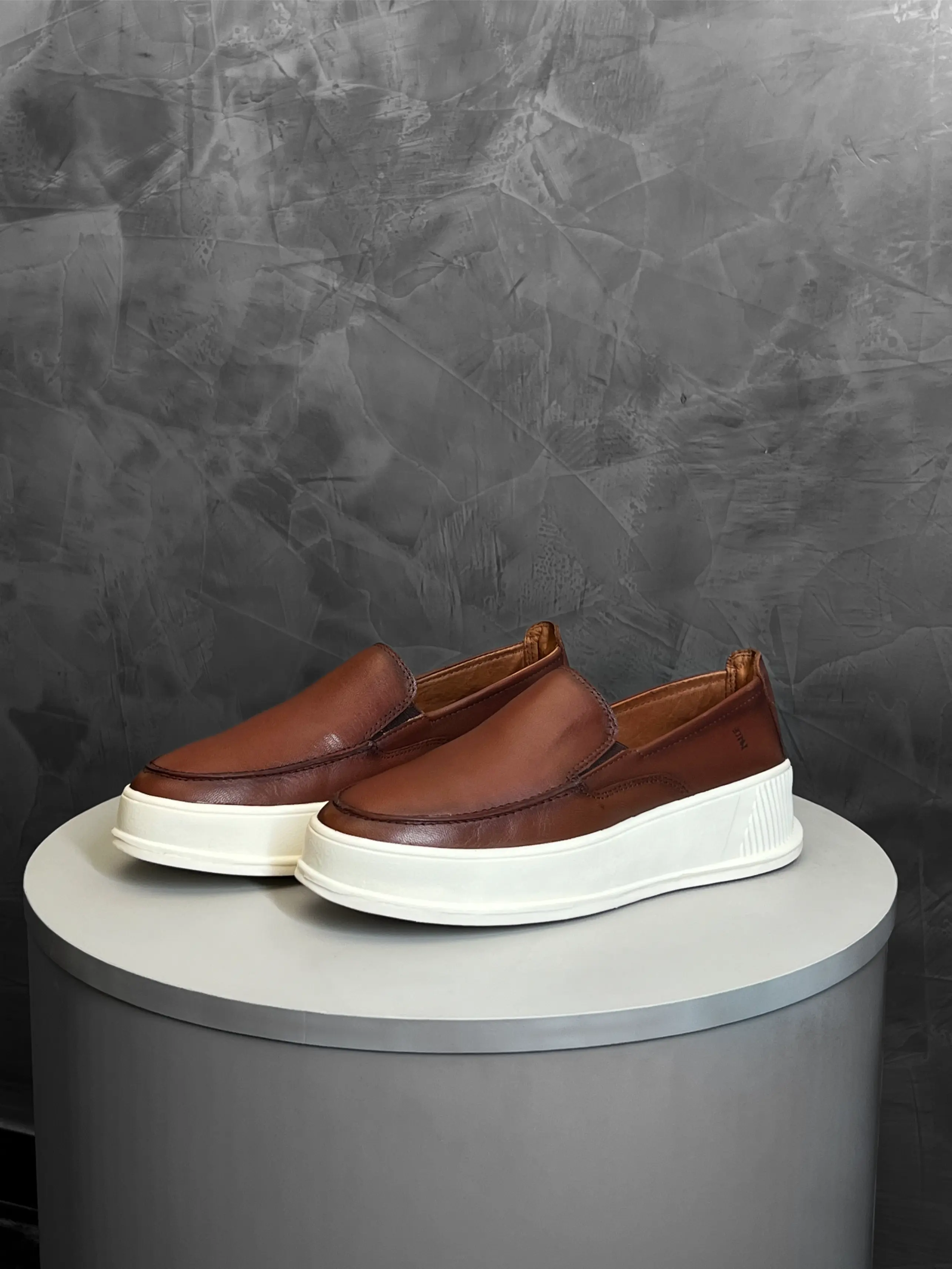 Yatch Zetsus Stuttgard Marrom em Couro Legítimo